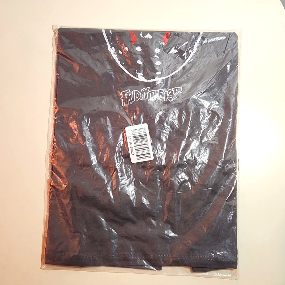 ❤️NWT TORRID FRIDAY THE 13TH JASON VOORHEES TEE HALLOWEEN - PLUS SIZE 2X - Picture 3 of 6